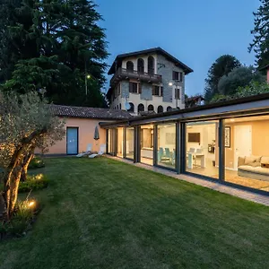 Lumina - Secluded Garden Retreat - View Villa